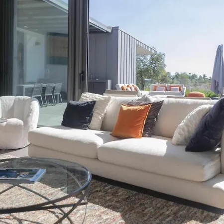 Luxurious Golf La Vinya 5 Villa Caldes de Malavella