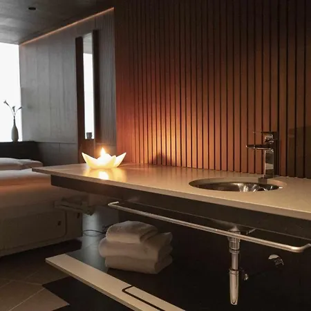 Luxurious Golf La Vinya 5 Villa *