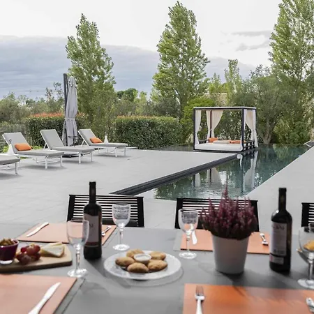 Villa Luxurious Golf La Vinya 5