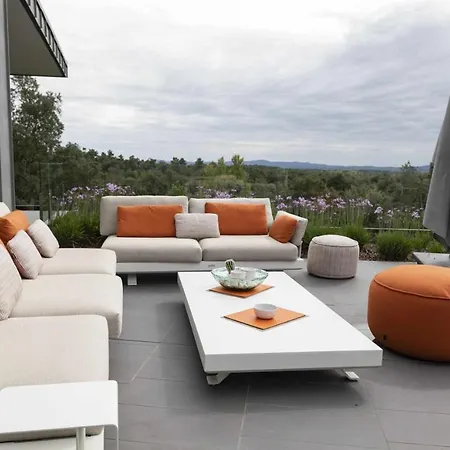 Βίλα Luxurious Golf La Vinya 5