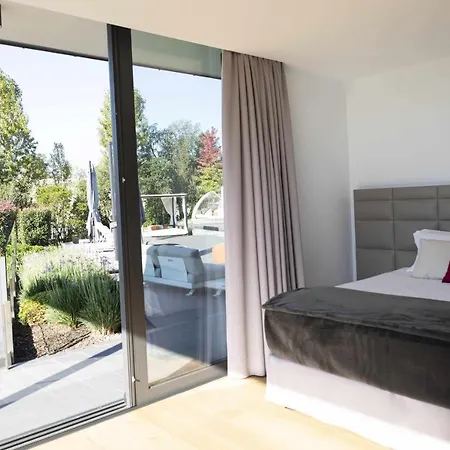 Luxurious Golf La Vinya 5 Villa